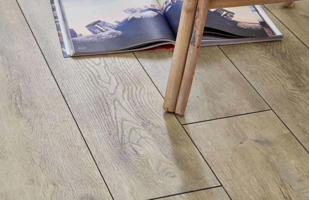Kronotex Exquisite 8mm - Oriental Oak Beige Laminate Flooring